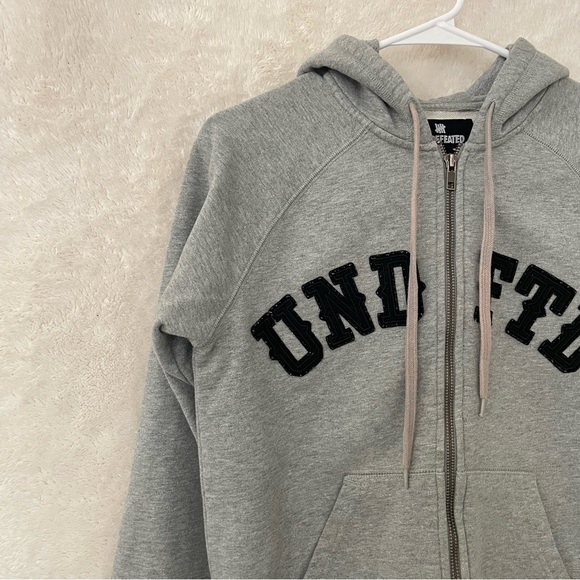 UNDEFEATED Zip Up Hooded Sweatshirt - Picture 3 of 8